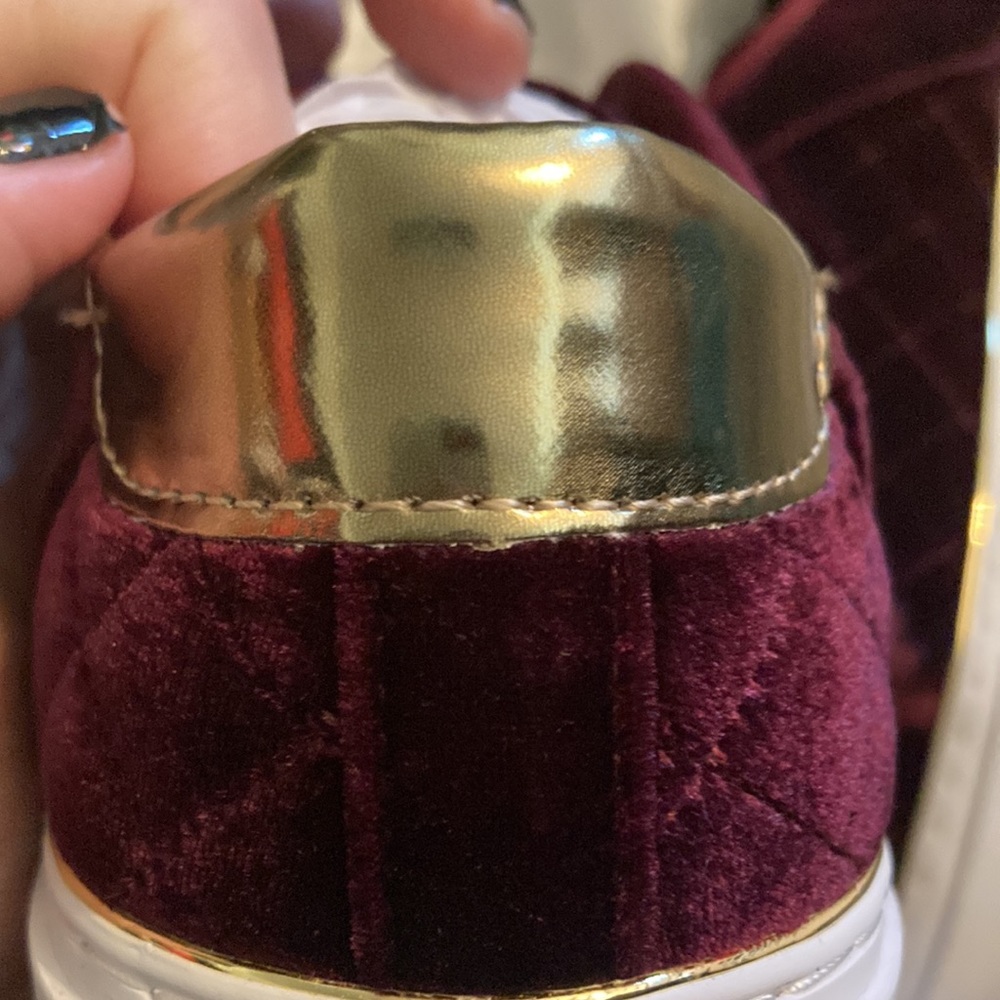 Guess Velvety Trainers Sneakers Size 9.5 - Picture 4 of 4
